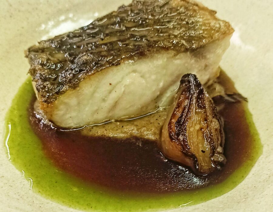 Corball amb vinagreta de ceba