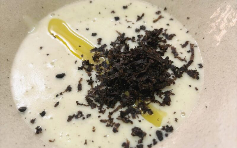 Crema de tubercles amb tòfona Crema de tubercles amb tòfona